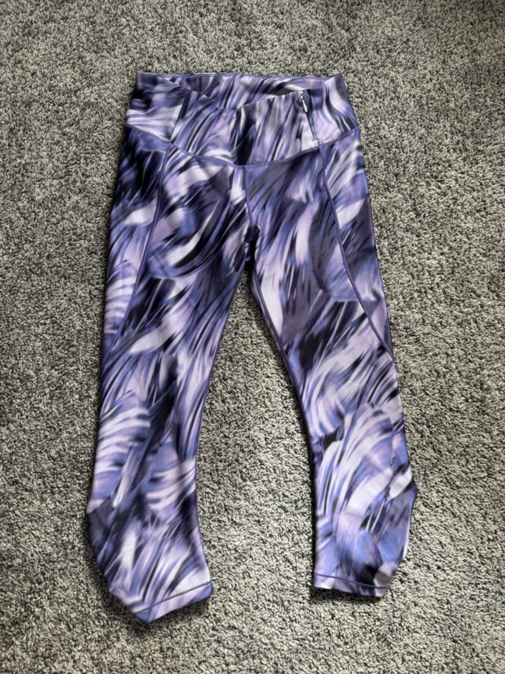 CALIA by Carrie Underwood Purple Swirl Capri Leggings(132)